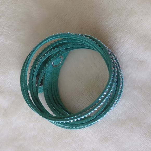 Swarovski Slake Wrap Bracelet Crystal Light Green Mint Excellent Condition - Picture 10 of 11